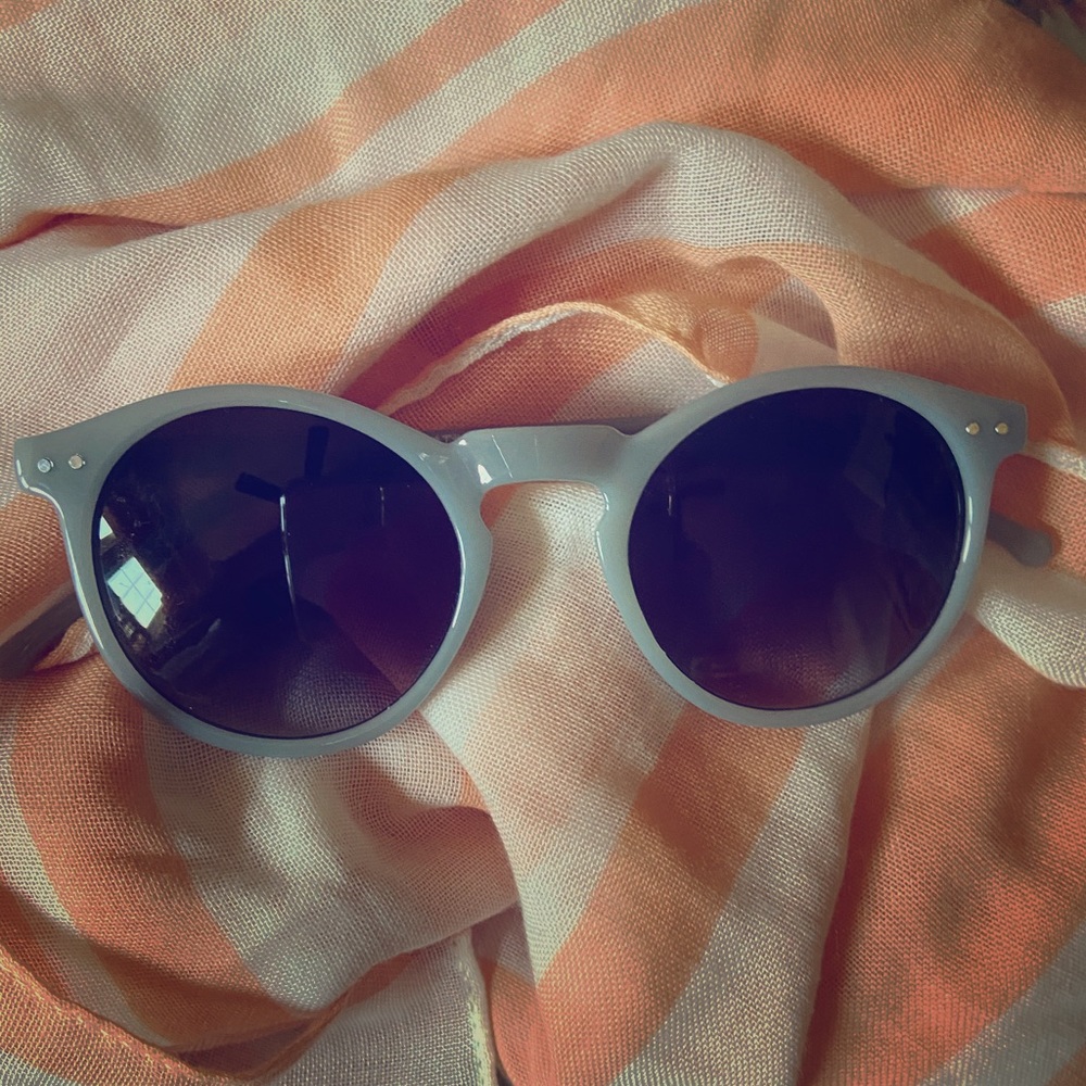 Light Grey Round Frame Sunglasses